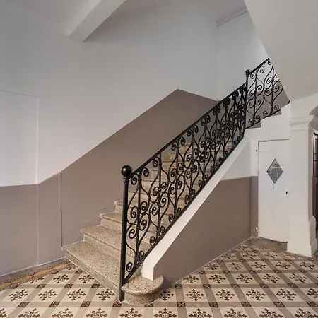 L'elegance A , Central, 1 Min De La Daire