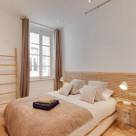 Apartman L'elegance A , Central, 1 Min De La