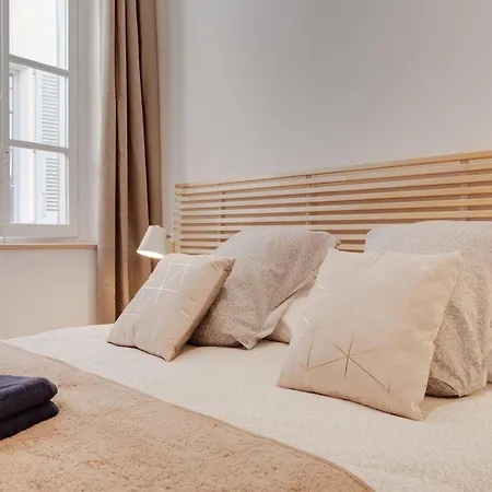 Apartman L'elegance A , Central, 1 Min De La *