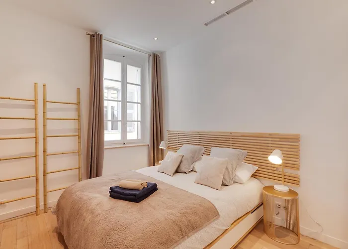 アパート L'elegance A , Central, 1 Min De La